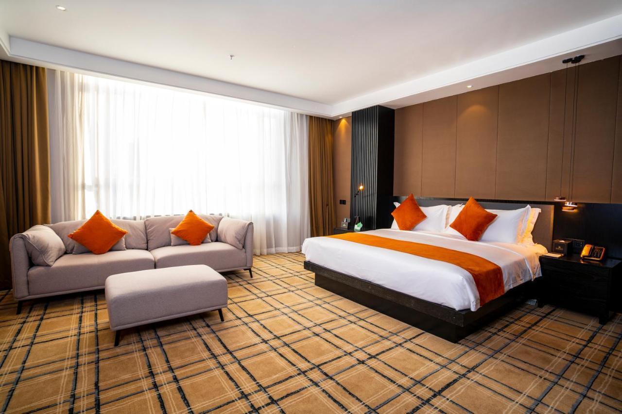 Ocean Hotel Пномпень Экстерьер фото